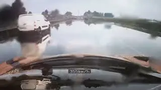 CRASH: Bugatti Chiron Pur Sport on wet Autobahn!