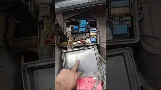 Renault kwid main fuse box relay information
