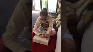 Jennifer Lopez Instagram Stories | JLo Inglot Unboxing