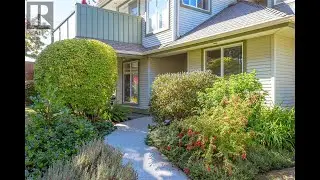&ldquo;New Price | Beautiful End-Unit Townhome Near Parksville Amenities & the Beach