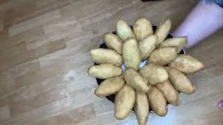 Carbonated water dough pierogi/enjoy and relax listening music