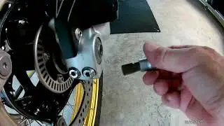 BMW F850GS Front Wheel Removal