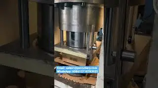 The sensor, pressure and speed of the hydraulic press are being tested #shorts #metal #machine #coin