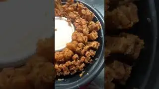 How good is the blooming onion? #outbacksteakhouse #bloomingonion #food #foodie #foodlover #eating