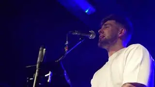 Fields of Gold - Eva Cassidy. Performance by Tom James, live in London.