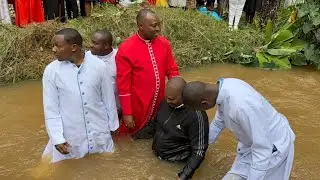 Bishop Ben kiengei gubatithia ashirika 200 a jcm, mwanake kunyitwo ni roho thutha Wa gūbatithio