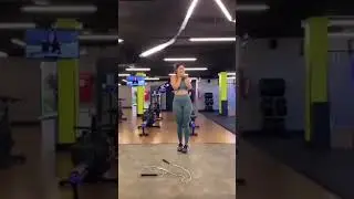 She broke the lamp #gymfails2021 #gym #fun #funny #funnyvideo #comedy #viral #shorts #shortvideo