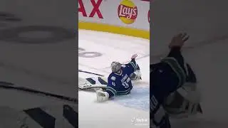 Thatcher Demko loses his glove!  #goalies #nhl #nhlplayoffs #vancouvercanucks