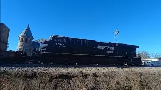 NS train headed North thru Ft. Payne AL on 11/27/25