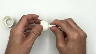 Connexion du câble électrique au porte-lampe