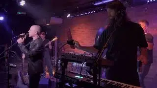 Weekenders play This Charming Man, Smiths