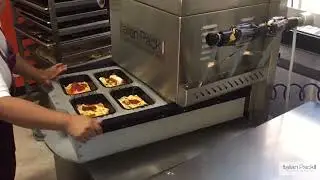 Bereide maaltijden verpakken met een / Emballer des plats pr&eacute;par&eacute;s avec une Italian Pack Olympus