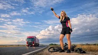 Caminhoneiro solteiro dá carona a ciclista na estrada e sua vida muda para sempre....