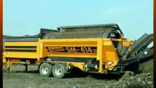 Doppstadt SM 414 al lavoro sul compost