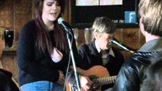 Ellie Performing 'Small Bump' at a Jam