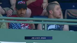TEX@BOS: Jonas Brothers take in the action at Fenway