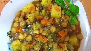 GUISO DE GARBANZOS basico light . Chorizo, morcilla y verduras con poca grasa