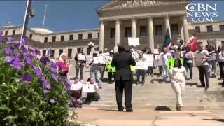 Miss. Governor Signs Religious Freedom Bill