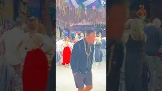 Hawaiian Luau learning Hula dance. Гавайское Луау учим  танец Хула #тропики #гавайи #рай #житьвкайф