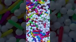 This is your sign to get a ball pit for your next event 😌🍨