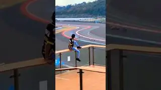 Para pembalap motoGP berjatuhan di sirkuit mandalika!