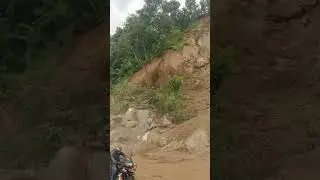 landslide nepal omg 🛵