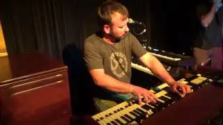 Aras Buntinas soloing at Avos 5