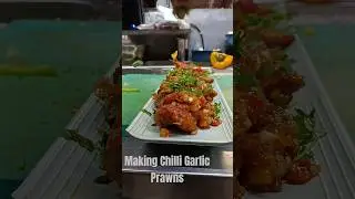 making chilli garlic praws#food #shorts #ytshorts