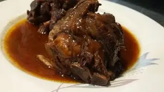 Cómo hacer garretas o jarretes de cordero al vino tinto, en olla rápida, al estilo de Mariaje
