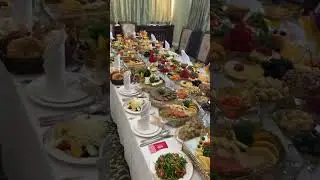 накрытый красивый стол