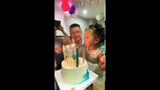 Эльза с Олафом поздравляют  Машу С Днём Рождения😍