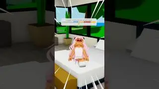 My mom walked in on my singing😭😅#robloxshorts #roblox