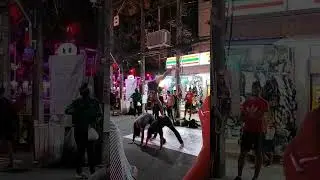 Street Dancing on Bangkok Street #bangkok #phuket #hiphop #dance #streetdance #streetfighter