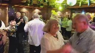 16-11-2025 Dancing Waldeslust in Posterholt met Duo Challenge het loopt alweer lekker vol