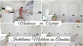 COMEÇAMOS  A MUDANÇA  NA COZINHA INSTALAMOS MOLDURA NO ARMÁRIO