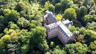 Notre Dame des Anges in Ubbergen (Gemeente Berg en Dal) in vogelvlucht.