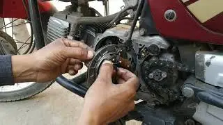 Engine ke magnet coil plate se engine oil leakage ko thik kare