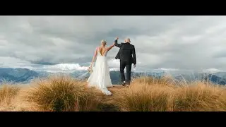 Couple elopes in New Zealand and reads heartfelt letters from family