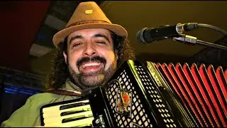 Ataca lá Embaixo  ►Grupo Cordiona