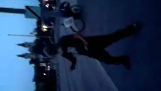 feh&eacute;rv&aacute;r meki, cs&ouml;ves dance