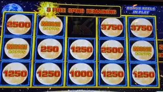AWESOME HANDPAY!!  MOON RACE HIGH LIMIT!