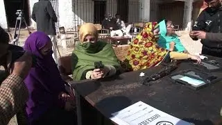 Pakistani teachers get gun training after Peshawar massacre