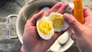 #satisfying #easypeel #hardboiledeggs 