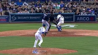 ATL@LAD: Simmons scores go-ahead run on wild pitch