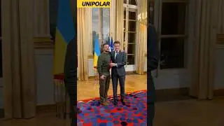 Макрон наградил Владимира Зеленского орденом 