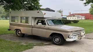 Восстановленный кемпер Chevrolet C20 1965 года выпуска, превращенный в легендарный ретро-автодом.