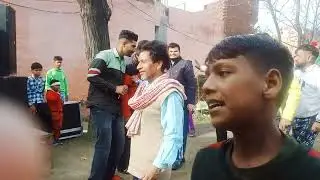 shiv ke vivah me fir joom utha Gandhian paniar