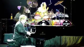 Elton John - Don't Let The Sun Go Down On Me (Live in Crocus City Hall, Moscow, 14.11.2011)