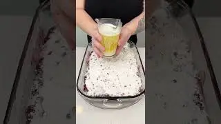 Как приготовить простой пирог с вишневыми сердечками из печенья