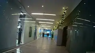 Promenad i dels Centrala Örebro och inne på Vågen och Krämaren Gallerior.